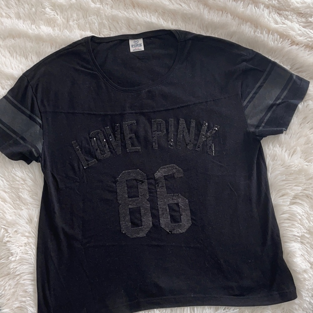 Cuuuute LOVE PINK jersey style tee.